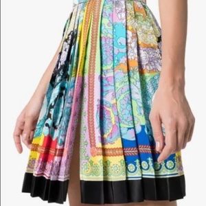 Authentic Versace Pleated 100% Silk Skirt✨